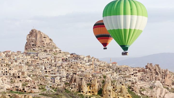 Hot Air Balloon, Best of Red and Green Guided 1-Day Tour