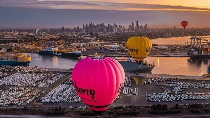 Hot Air Balloon Flights over Melbourne City (optional breakfast)
