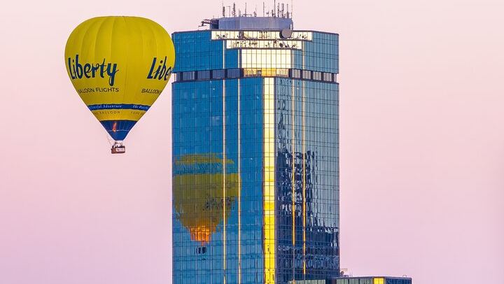 Hot Air Balloon Flights over Melbourne City (optional breakfast)