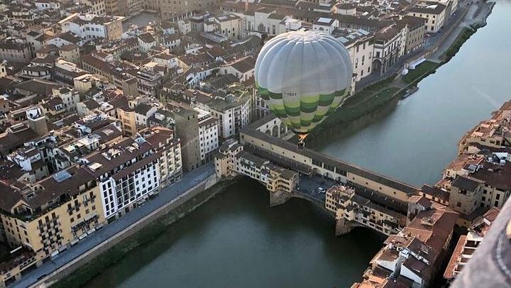 Hot Air Balloon over Florence: Duomo and Arno Views