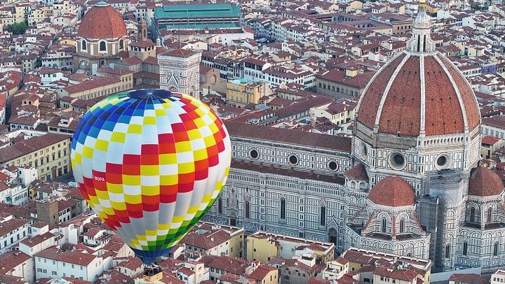 Hot Air Balloon over Florence: Duomo and Arno Views