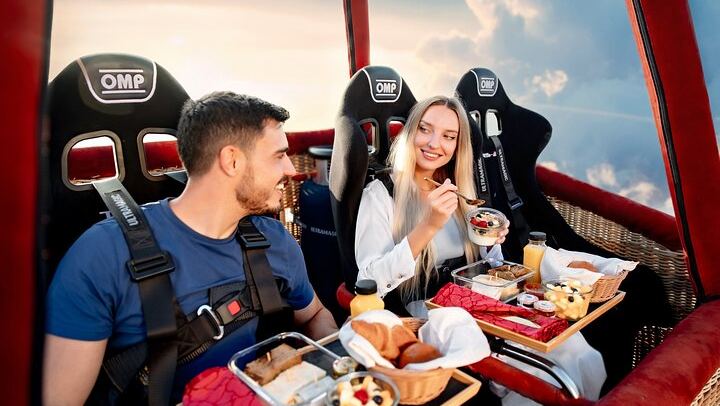 Hot air Balloon Private with Breakfast in the sky