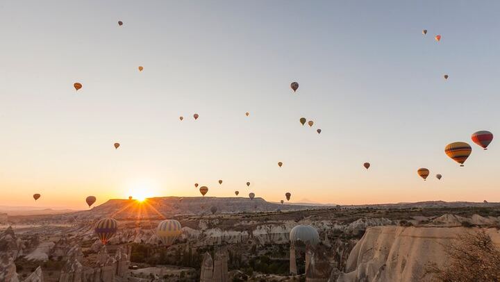 Paseo en globo aerostático sobre los valles volcánicos de Capadocia (3/8)