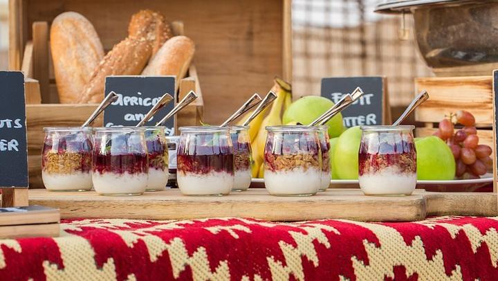 Hot Air Balloon Ride With Gourmet Breakfast & Falcon Show