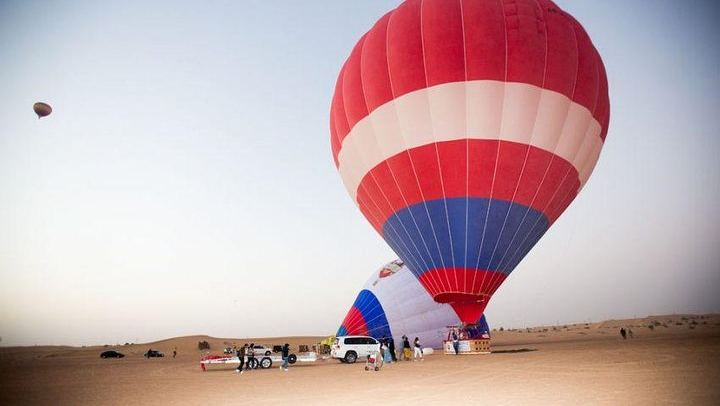 Hot Air Balloon Ride With Gourmet Breakfast & Falcon Show