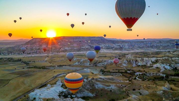 Vol en montgolfière à Cappadoce, vol matinal au lever du soleil (1/8)
