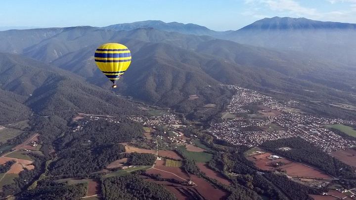 Hot Air Balloon Ride Catalonia with Barcelona Pickup