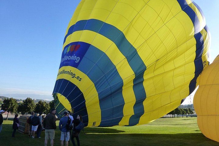 Hot Air Balloon Ride Catalonia with Barcelona Pickup