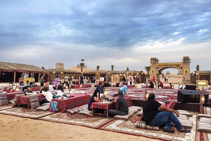 Hot Air Balloon Ride With Gourmet Breakfast & Falcon Show