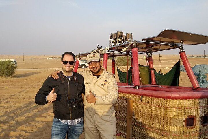 Hot Air Balloon Ride With Gourmet Breakfast & Falcon Show