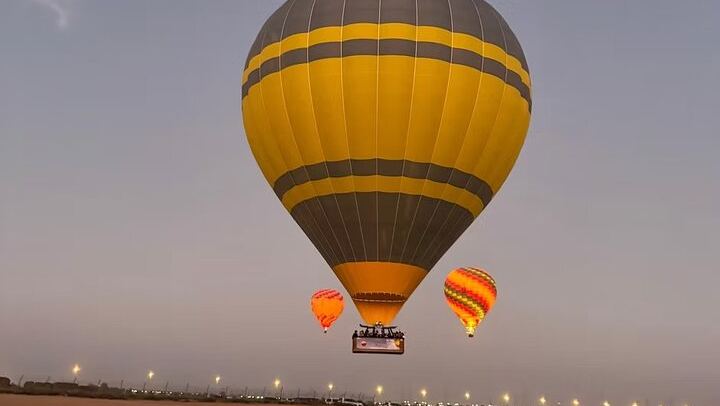 Hot Air Balloon Sunrise Tour with free transport in Dubai