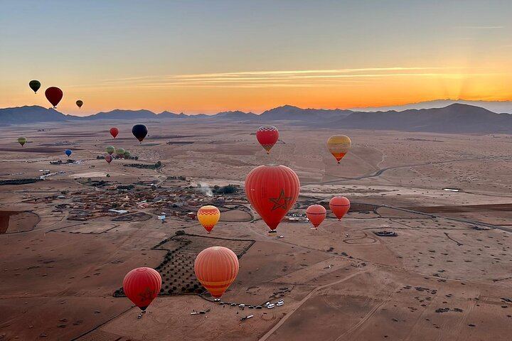 Hot Air Balloon Sunrise Flight Marrakech with German Guide