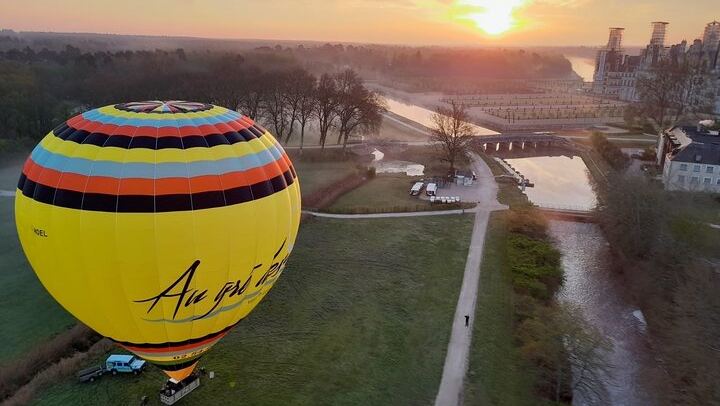 Hot air ballooning: Chambord, Blois, Chenonceau, Cheverny or Chaumont