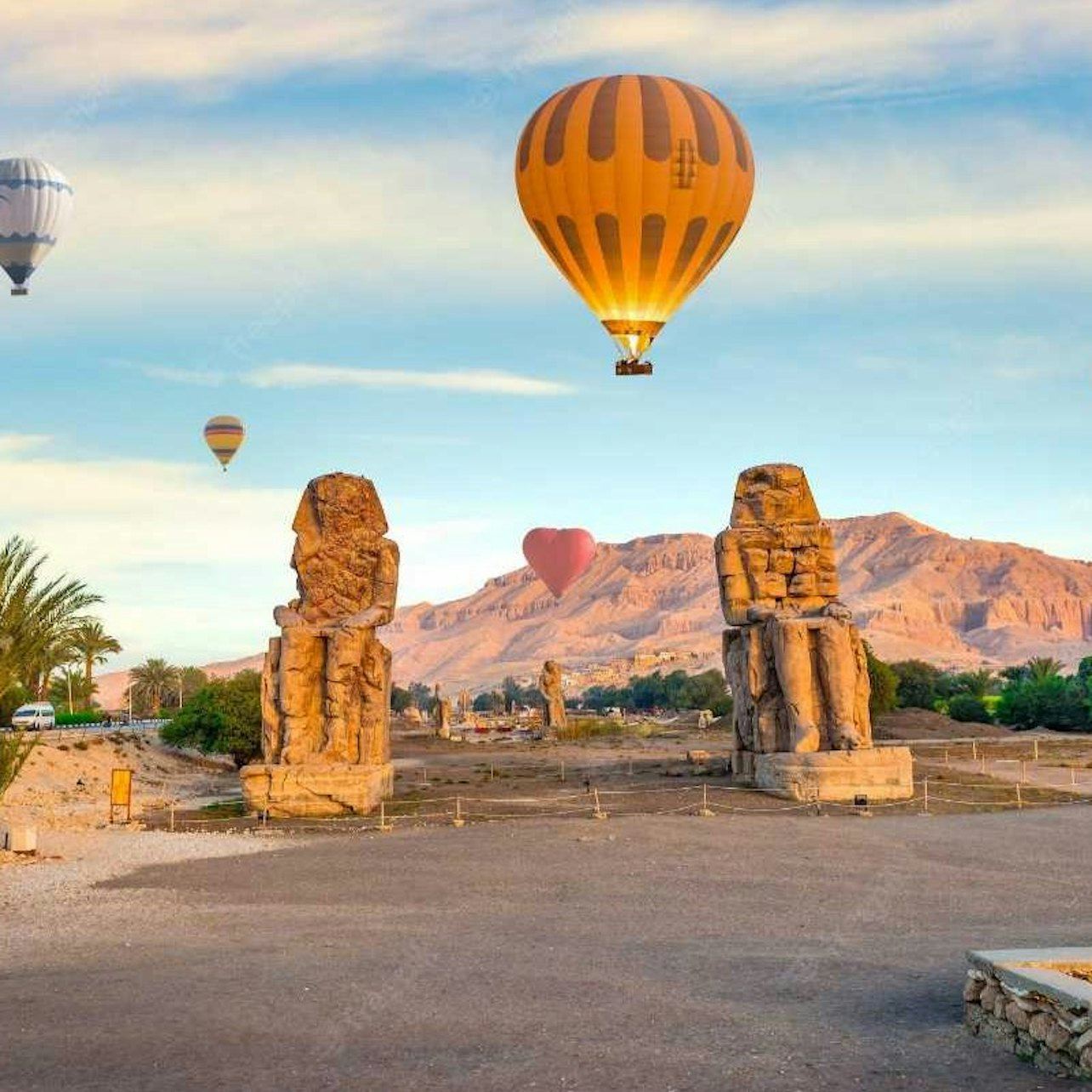 Luxor: Sunrise Hot Air Balloon Ride with Transfer