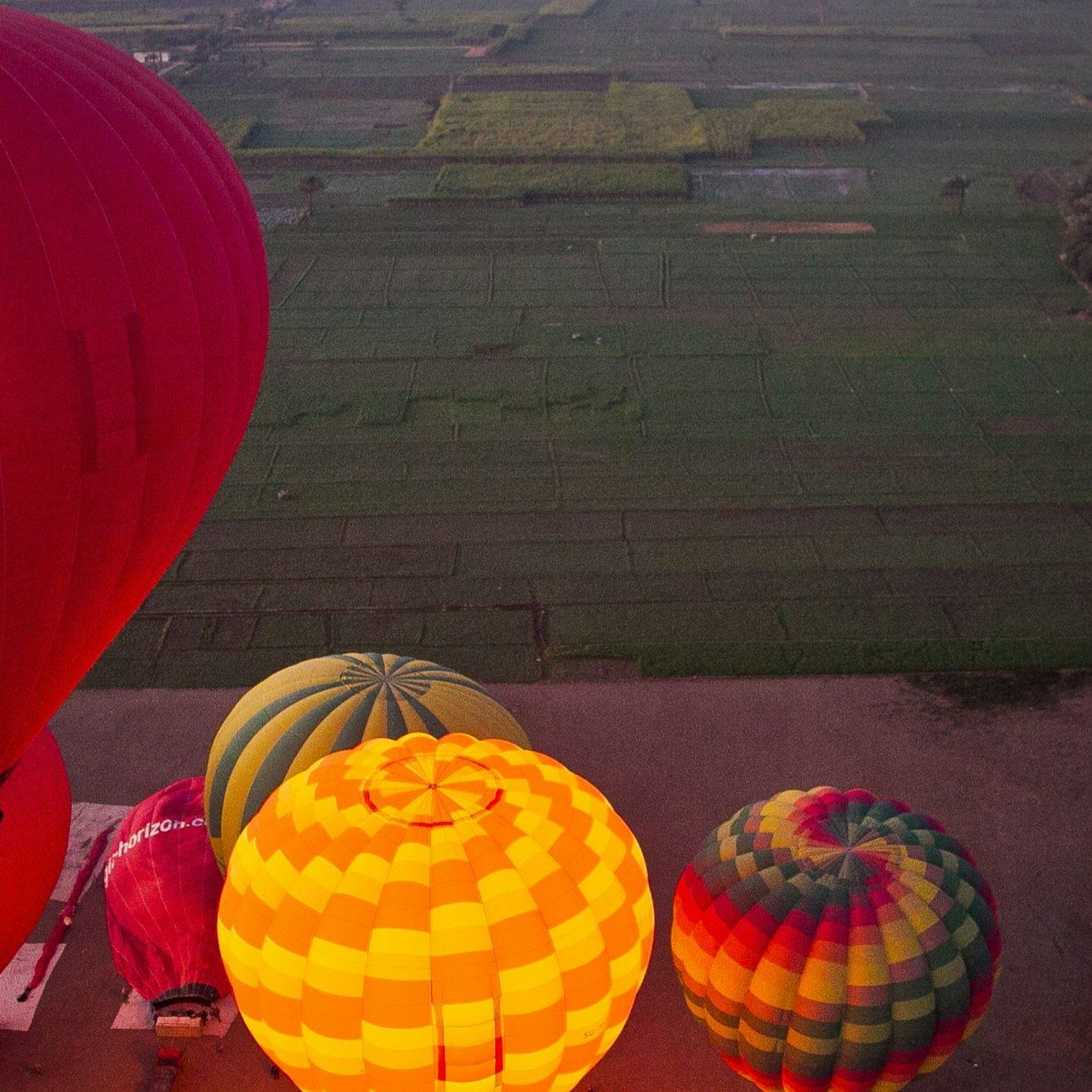 Luxor: Sunrise Hot Air Balloon Ride with Transfer
