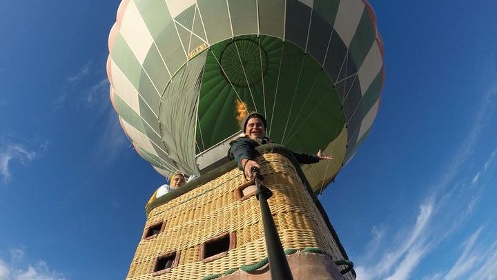 Luxor Hot Air Balloon Flight at Sunrise with Hotel Pickup (1/12)