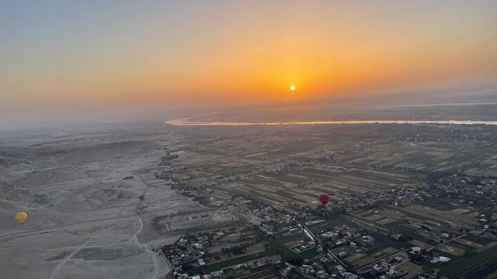 Luxury Sunrise Balloon Ride in Luxor with Hotel Pickup
