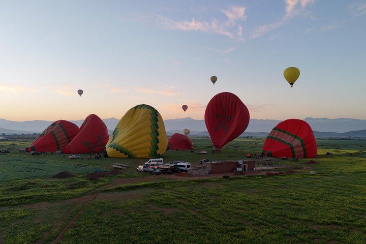 Marrakech Desert Balloon Flight with Atlas Views and Breakfast