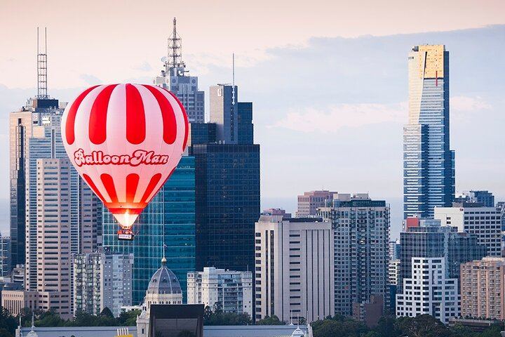 Get up close to the city of Melbourne with BalloonMan