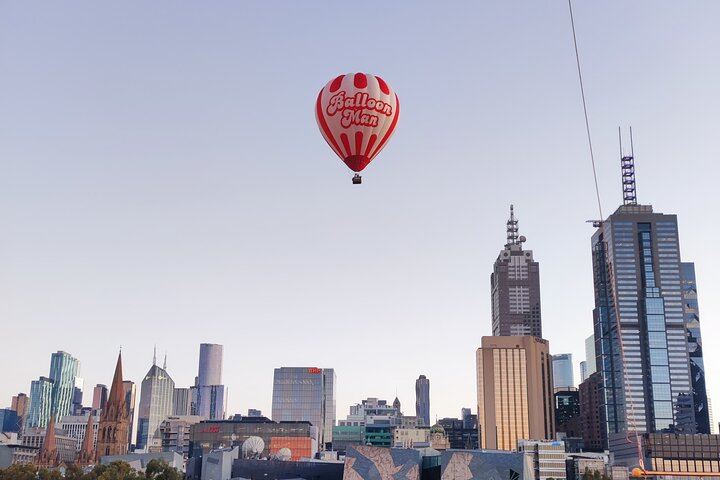Melbourne Premium Balloon Flight plus 5-Star champagne breakfast