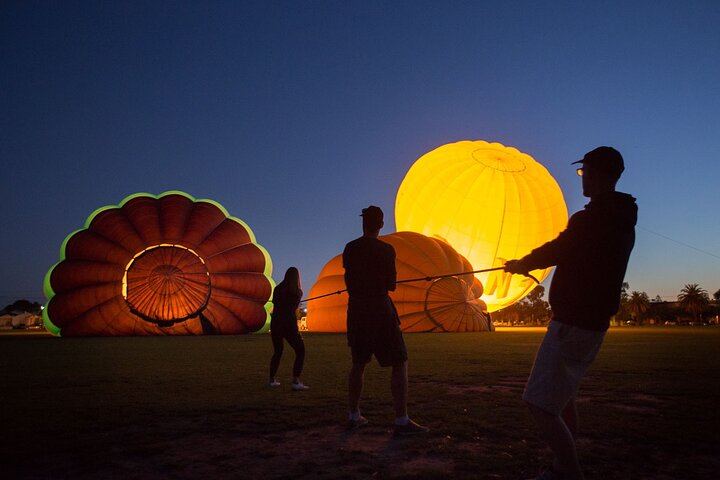 Melbourne Premium Balloon Flight plus 5-Star champagne breakfast