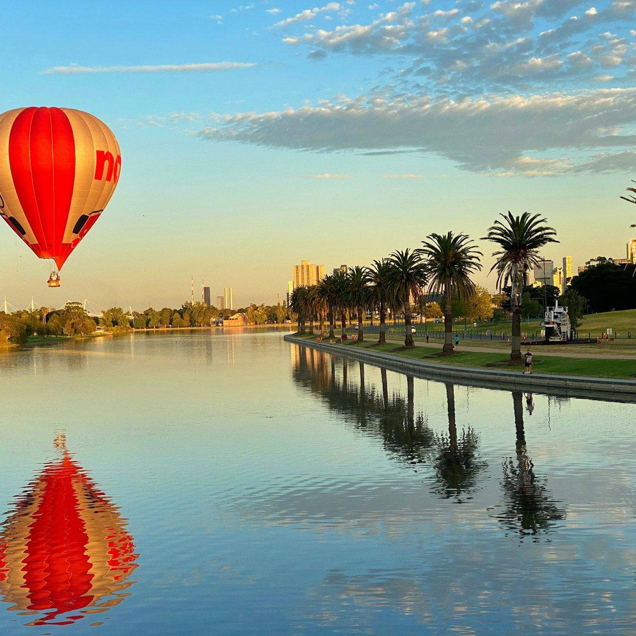 Melbourne Hot Air Balloon Flight over the City at Sunrise