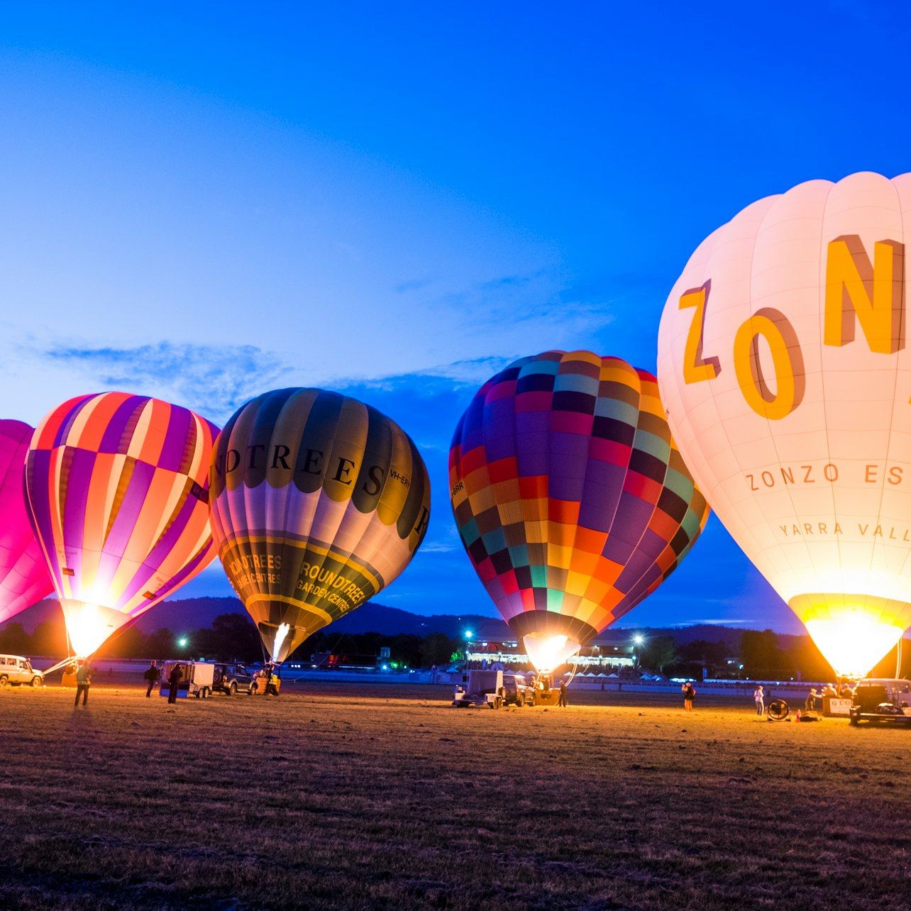 Melbourne Hot Air Balloon Flight over the City at Sunrise