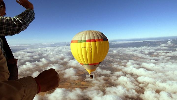 Montserrat Hot Air Balloon Flight, Half Day from Barcelona (4/8)