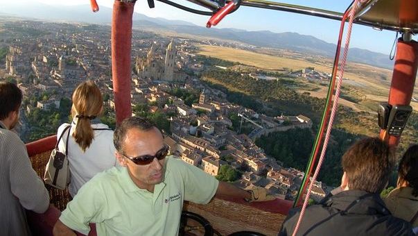 Nice view of the Cathedral and Alcazar for the passengers