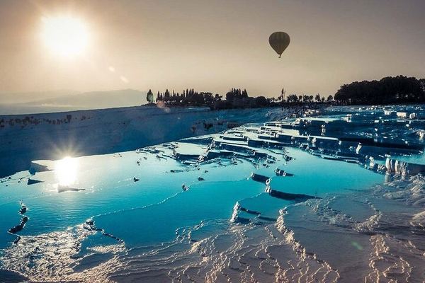 Pamukkale Balloon Flight over the Travertines and Hierapolis, with Hotel Transfers