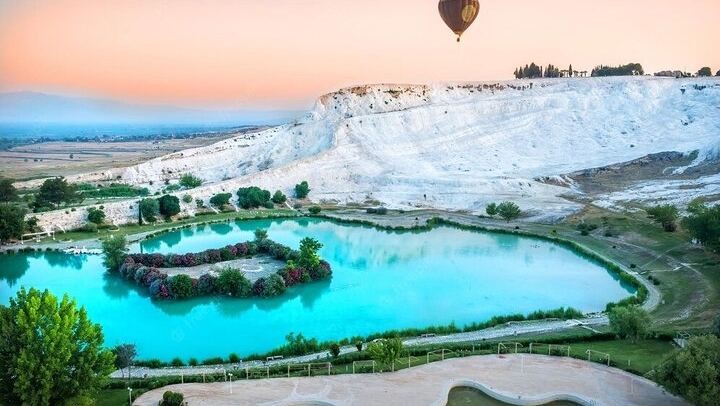 Pamukkale Hot Air Balloon Tour with Champagne