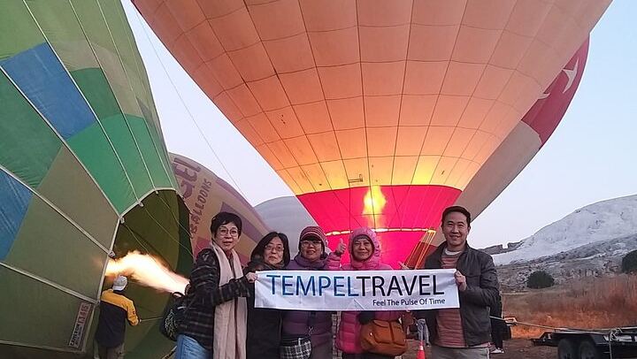 Pamukkale Hot Air Balloon Tour with Champagne