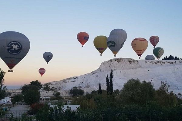Pamukkale Balloon Tour over the Cotton Castle and Hierapolis