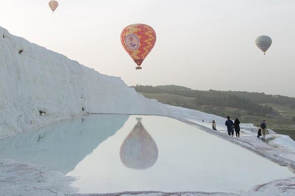 Pamukkale Sunrise Balloon Flight above the Travertines and Ruins