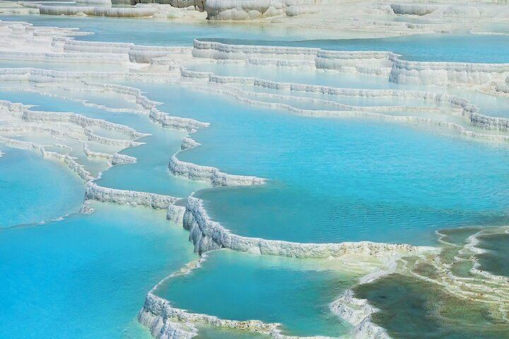 Pamukkale Hot Air Balloon Tour with Breakfast and Champagne