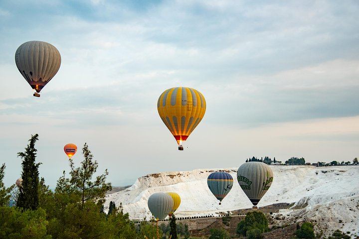 Pamukkale: Sunrise Balloon Flight Above Travertines & Ruins