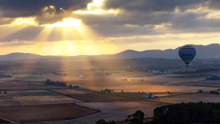 Private Balloon Flight Over Mallorca for Two People