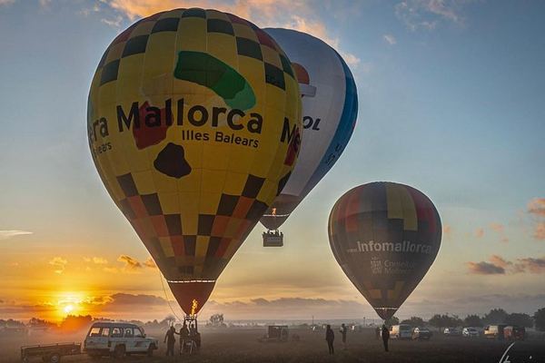Private Balloon Flight for Four over Mallorca at Dawn