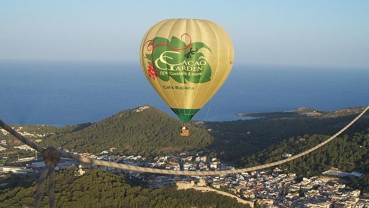 Private Hot Air Balloon Ride in Mallorca with Champagne and Snacks
