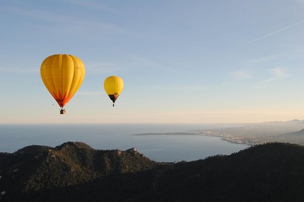 Private Balloon Ride over Mallorca with Champagne and Tapas