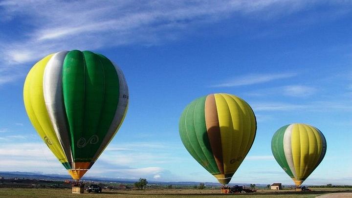 Pyrenees Hot Air Balloon: Private Flight from Barcelona