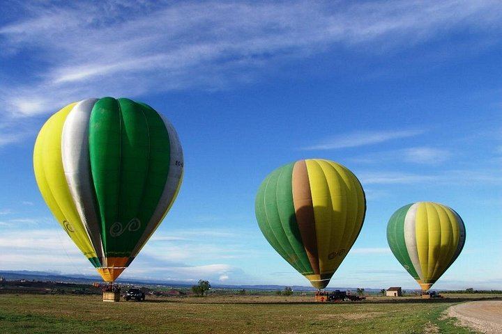 Pyrenees Hot Air Balloon: Private Flight from Barcelona