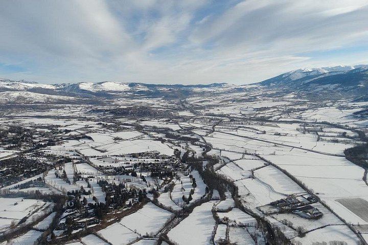 Pyrenees Hot Air Balloon: Private Flight from Barcelona
