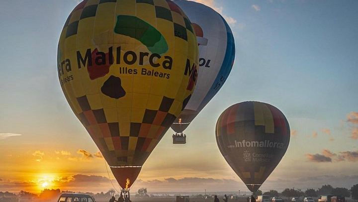 Romantic Sunrise Balloon Tour in Majorca