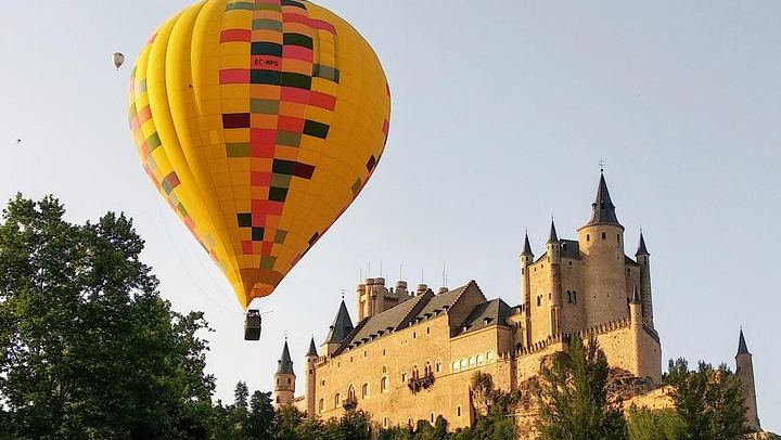 Segovia from the Skies: Sunrise Balloon Ride