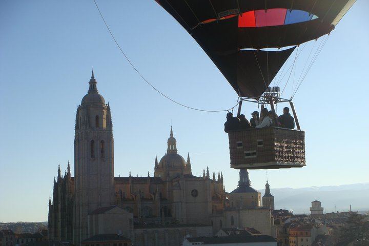Segovia from the Skies: Sunrise Balloon Ride