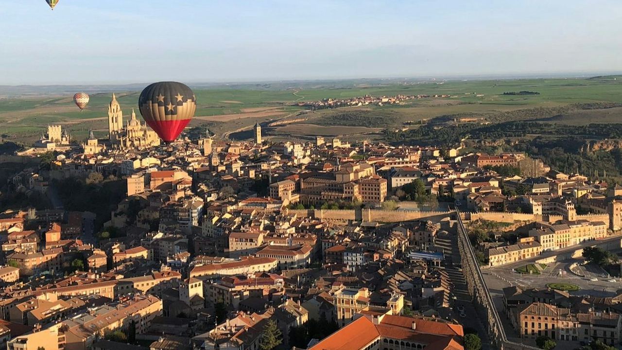 Segovia Hot Air Balloon Flight with Breakfast and Cava
