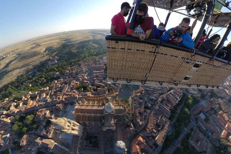 Segovia Hot Air Balloon Ride from Madrid with Transfer