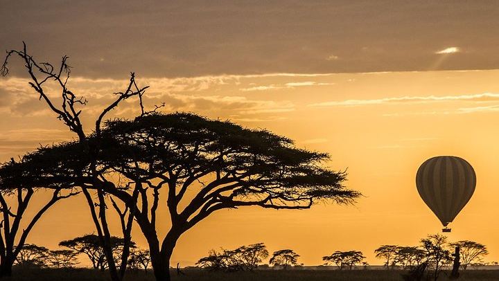 Serengeti Balloon Safari and authentic bush breakfast