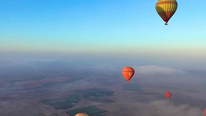 Small-Group Sunrise Balloon Flight over Marrakech with Berber Breakfast (2/12)